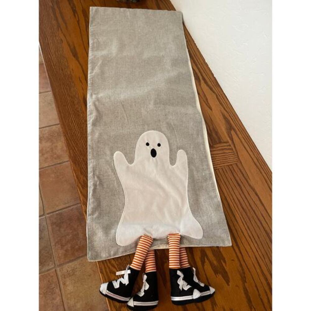 Halloween table runner and spatula